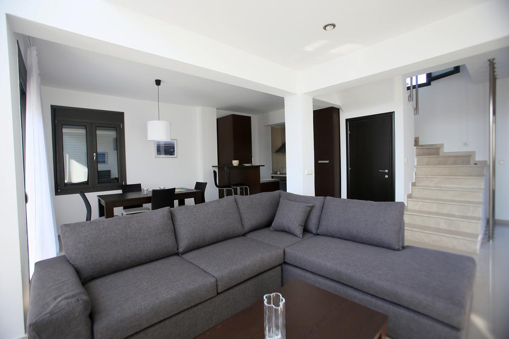 Sunny Sani Luxury Villas Oda fotoğraf