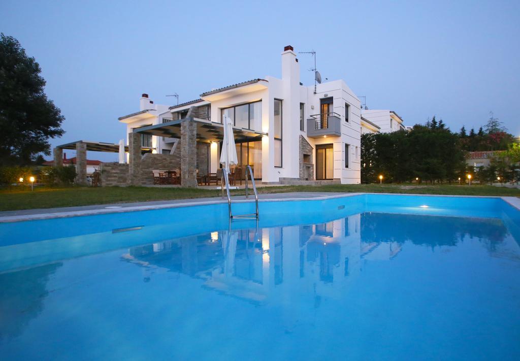 Sunny Sani Luxury Villas Oda fotoğraf